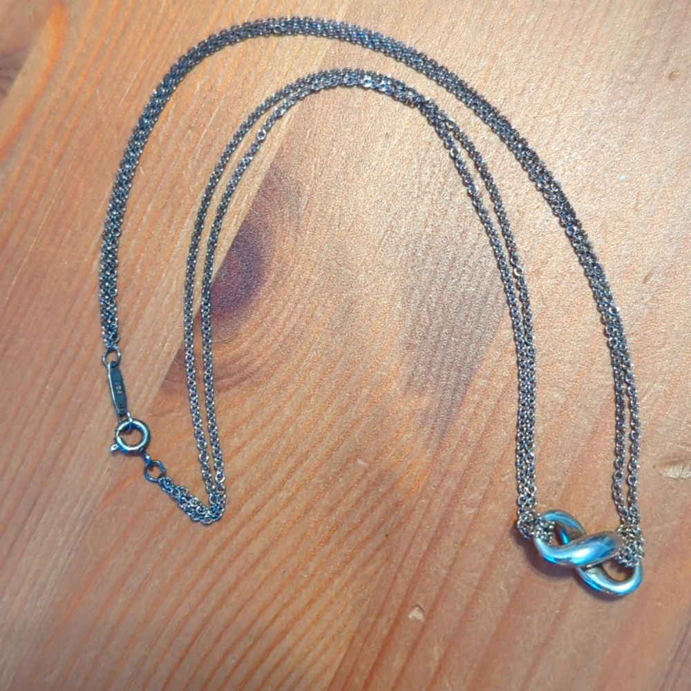 Tiffany & Co Infinity Pendant
